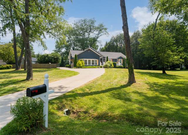 Property at 206 Pinner Rd, Arden, NC 28704, 3 beds, 3 baths