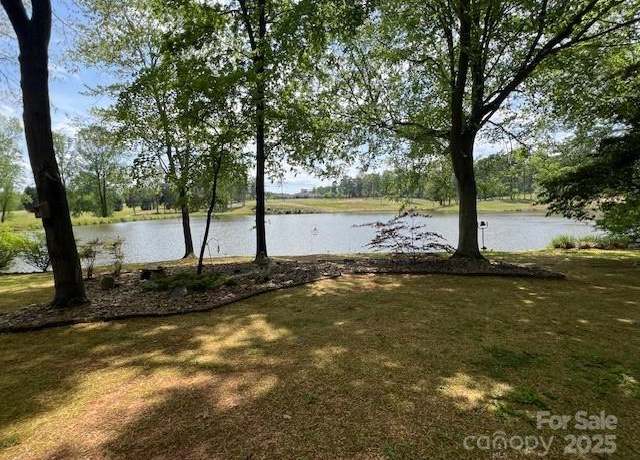 Property at 616 Indian Wells Cir, Lexington, NC 27295, 3 beds, 2.5 baths