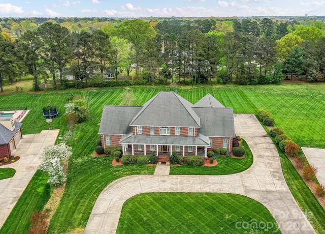 Property at 1902 Windmere Dr, Monroe, NC 28110, 5 beds, 5.5 baths