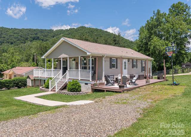 Property at 16 Sams Branch Rd, Candler, NC 28715, 2 beds, 2 baths