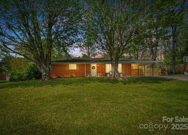 Property at 33 Haly Ho Dr, Candler, NC 28715, 3 beds, 2 baths
