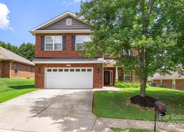 Property at 2532 Glyncastle Way, Gastonia, NC 28056, 6 beds, 3.5 baths