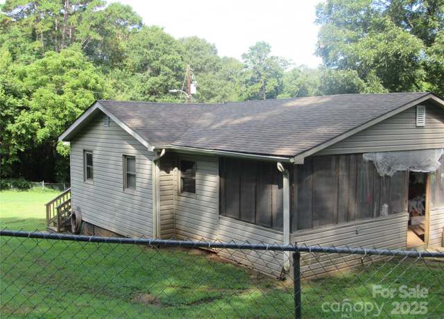 Property at 1000 JL Tyson Dr, Gastonia, NC 28056, 5 beds, 3 baths