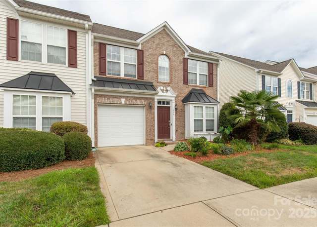 Property at 624 Bayou Cir, Clover, SC 29710, 3 beds, 2.5 baths