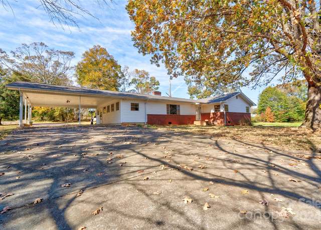 Property at 2926 Englewood Dr, Shelby, NC 28150, 3 beds, 2.5 baths