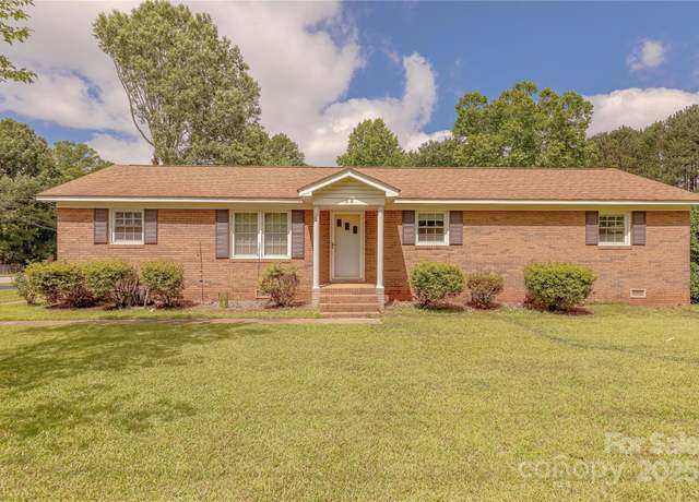 Property at 5840 Potter Rd, Matthews, NC 28104, 3 beds, 2 baths