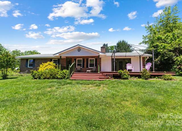 Property at 103 Hampshire Ln, Canton, NC 28716, 3 beds, 2 baths