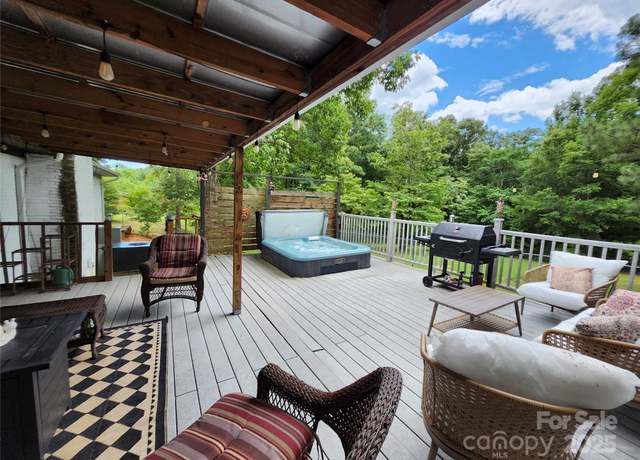 Property at 1658 Oakdale Dr, Lancaster, SC 29720, 3 beds, 3 baths