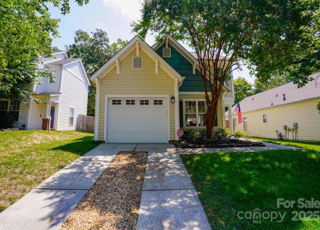 Property at 10636 Secret Garden Ln, Charlotte, NC 28214, 3 beds, 2.5 baths