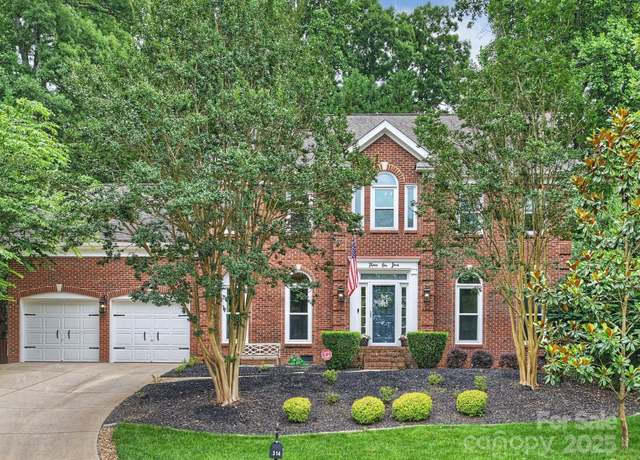 Property at 314 Southern Cross Ln, Matthews, NC 28105, 4 beds, 2.5 baths