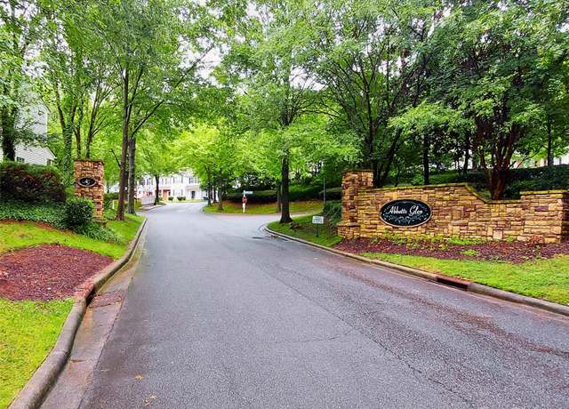 Property at 2184 Winthrop Chase Dr, Charlotte, NC 28212, 3 beds, 2.5 baths