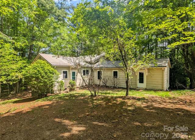 Property at 51 Woodland Hills Dr, Burnsville, NC 28714, 2 beds, 2 baths
