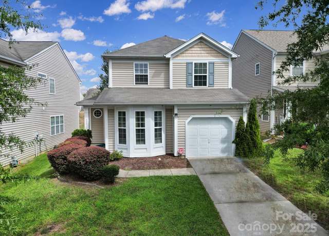 Property at 920 Old Forester Ln, Charlotte, NC 28214, 3 beds, 2.5 baths