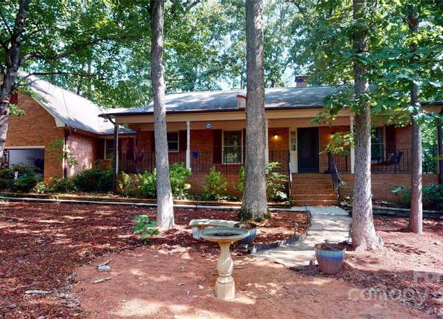 Property at 1302 Kensington Pl, Monroe, NC 28112, 3 beds, 2 baths