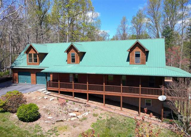 Property at 80 Oak Meadow Ln, Hendersonville, NC 28792, 3 beds, 2.5 baths
