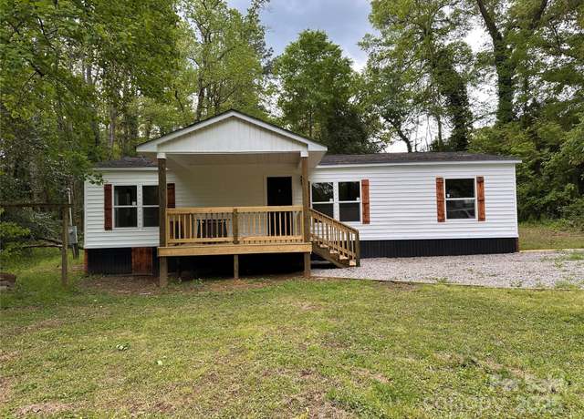 Property at 1016 Old Thompson Ave, Lancaster, SC 29720, 3 beds, 2 baths