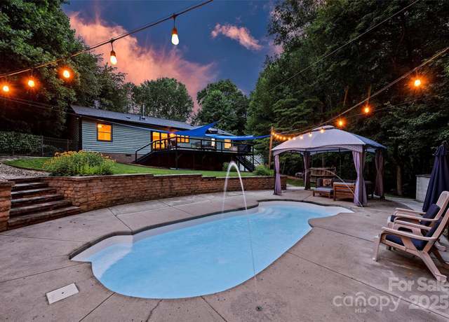 Property at 6411 Glenn Teague Rd, Charlotte, NC 28216, 3 beds, 2 baths