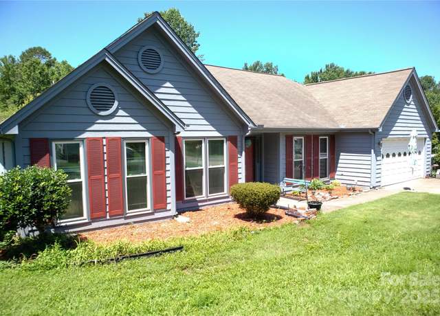 Property at 10109 Crayton Dr, Charlotte, NC 28269, 3 beds, 2 baths
