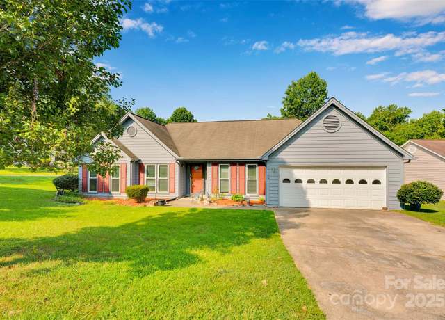 Property at 10109 Crayton Dr, Charlotte, NC 28269, 3 beds, 2 baths