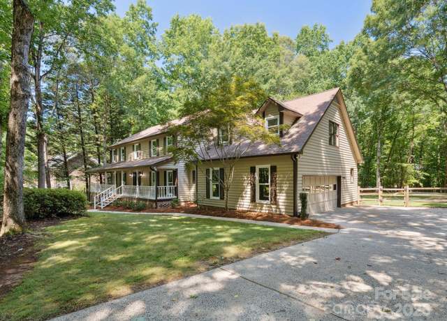 Property at 3701 Bounty Ct, Matthews, NC 28104, 4 beds, 2.5 baths