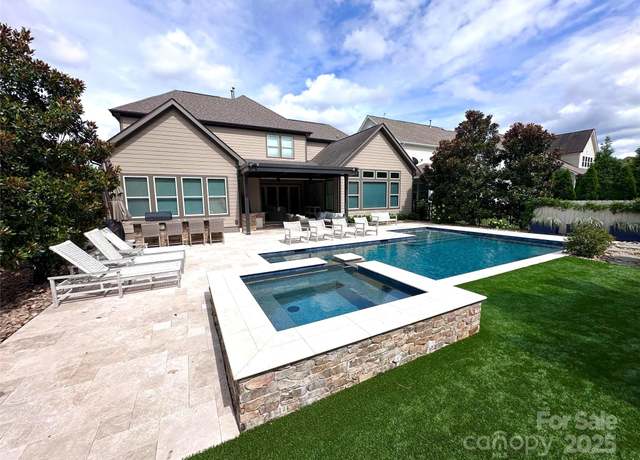 Property at 325 Newington Ct, Fort Mill, SC 29715, 5 beds, 4.5 baths