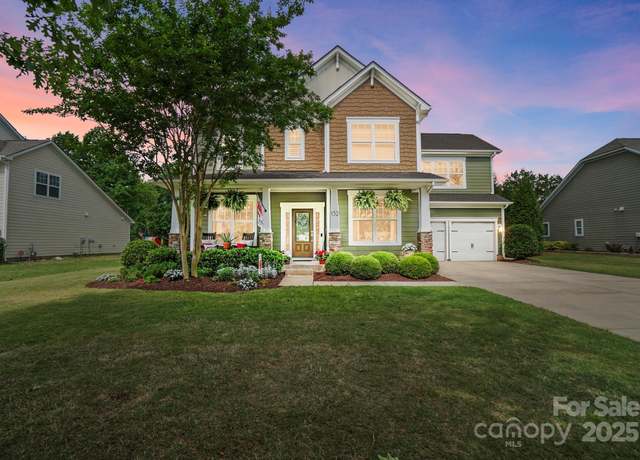 Property at 132 Flora Vista Dr, Mooresville, NC 28117, 5 beds, 3 baths
