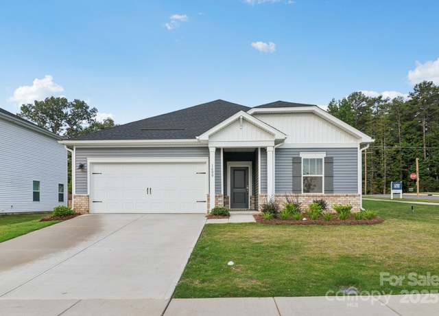 Property at 1211 Morehead Dr, Salisbury, NC 28144, 3 beds, 2.5 baths