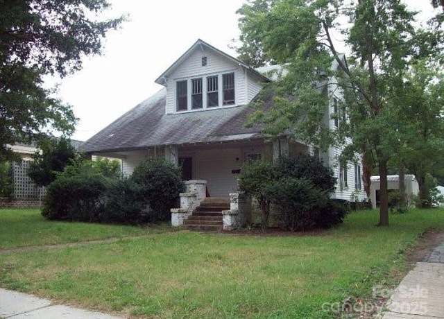 Property at 521 E Center Ave, Mooresville, NC 28115, 4 beds, 2 baths