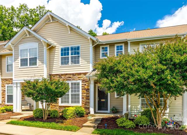 Property at 975 Copperstone Ln, Fort Mill, SC 29708, 3 beds, 2.5 baths