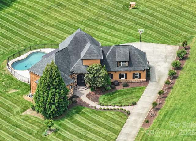 Property at 270 Sandhills Ct, Mooresville, NC 28115, 5 beds, 4.5 baths
