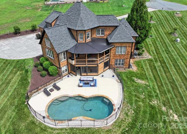 Property at 270 Sandhills Ct, Mooresville, NC 28115, 5 beds, 4.5 baths