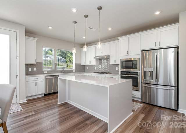 Property at 112 Atterberry Aly, Charlotte, NC 28217, 3 beds, 2.5 baths