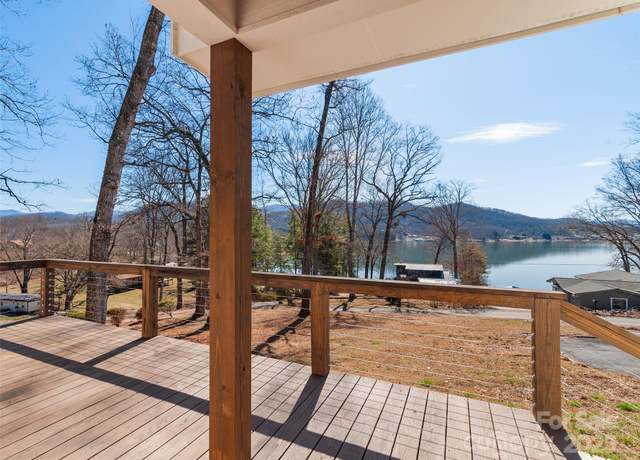 Property at 128 Cardinal Ln, Hayesville, NC 28904, 4 beds, 3 baths