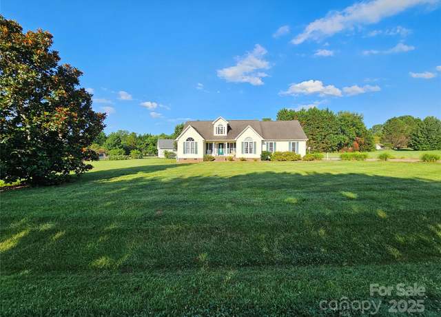 Property at 417 Garret Ln, York, SC 29745, 3 beds, 2 baths