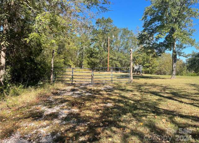 Property at 3249 York St, Sharon, SC 29742
