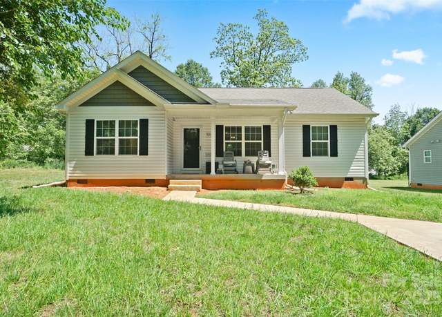 Property at 1013 Old Charlotte Rd, Statesville, NC 28677, 3 beds, 2 baths