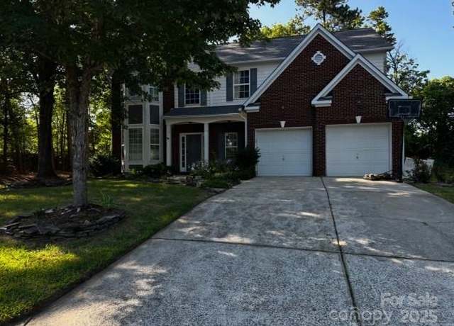 Property at 11424 Glenstone Ct, Charlotte, NC 28269, 4 beds, 2.5 baths