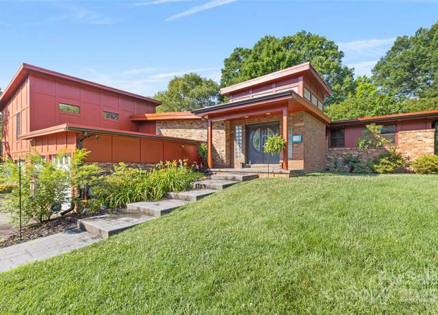 Property at 640 Davie Ave, Statesville, NC 28677, 3 beds, 2.5 baths