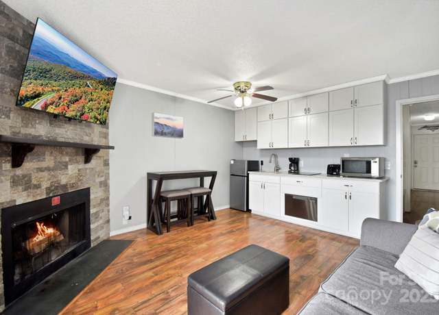Property at 301 Pinnacle Inn Rd #3130, Beech Mountain, NC 28604, 1 bed, 1 bath