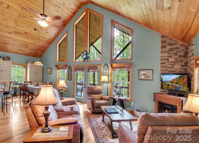 Property at 265 Gobbler Rdg, Sylva, NC 28779, 3 beds, 2 baths