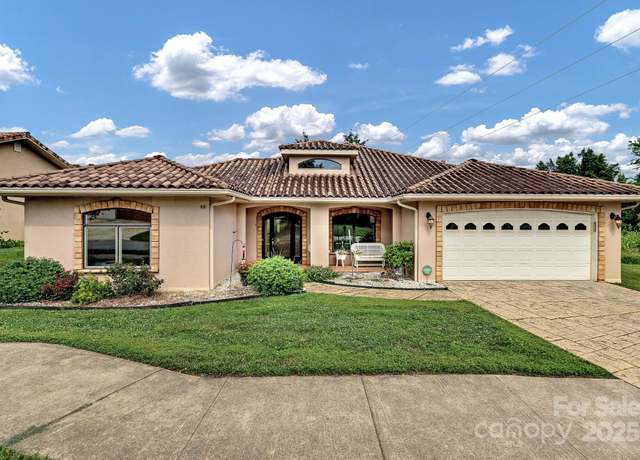 Property at 44 Pacifico Dr, Asheville, NC 28806, 3 beds, 2 baths