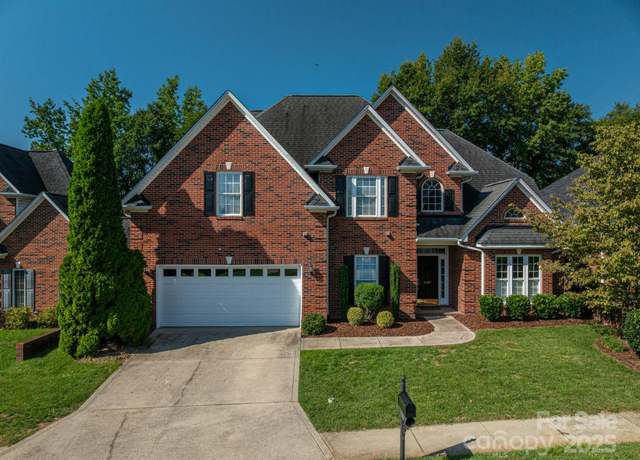 Property at 2509 Firethorn Ct, Gastonia, NC 28056, 4 beds, 2.5 baths