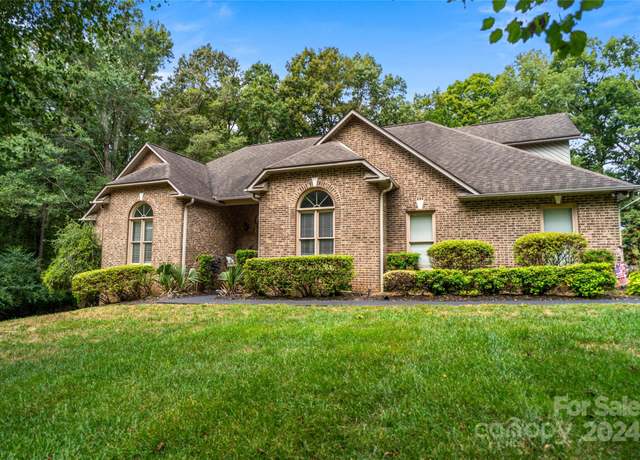 Property at 10235 Mount Holly Rd, Charlotte, NC 28214, 3 beds, 2 baths