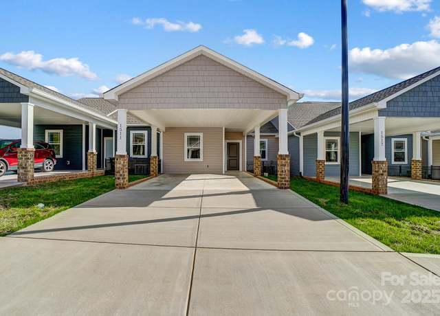 Property at 1511 28th Street Pl SE, Hickory, NC 28602, 2 beds, 2 baths