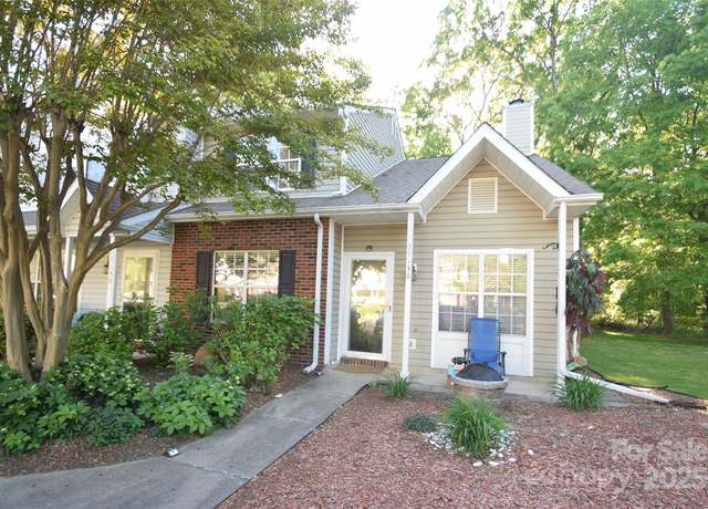 Property at 11130 Whitlock Xing, Charlotte, NC 28273, 3 beds, 2 baths
