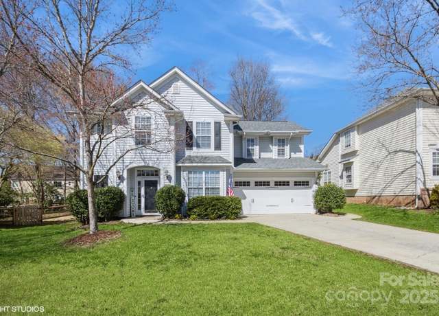 Property at 6816 Charter Hills Rd, Charlotte, NC 28277, 3 beds, 2.5 baths