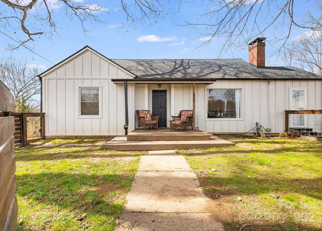 Property at 609 Bailey St, Mars Hill, NC 28754, 3 beds, 2 baths