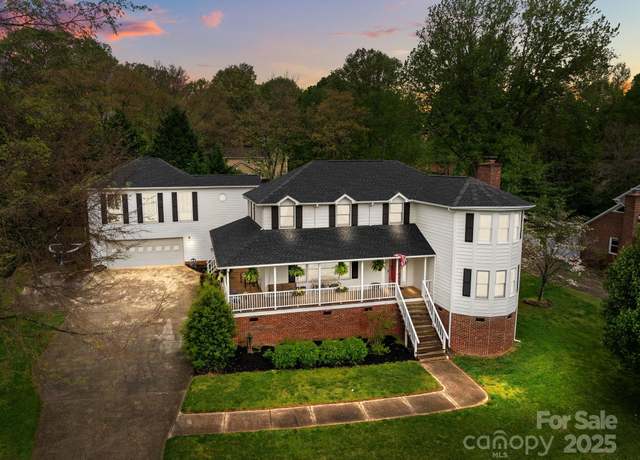Property at 16421 Breckshire Dr, Huntersville, NC 28078, 4 beds, 3 baths