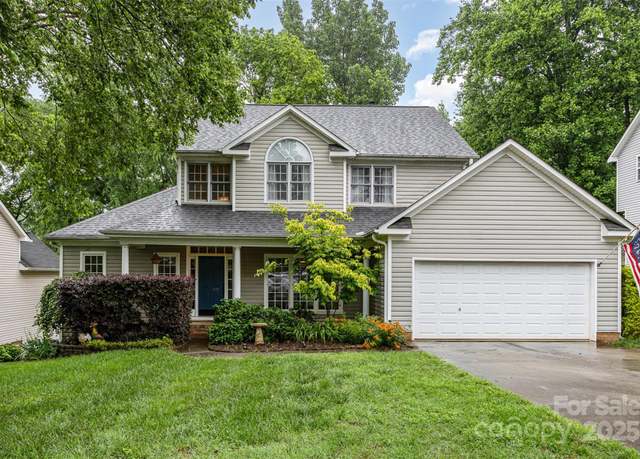 Property at 17318 Cambridge Grove Dr, Huntersville, NC 28078, 4 beds, 2.5 baths