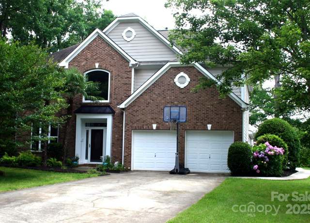 Property at 13934 Kings Carriage Ln, Charlotte, NC 28278, 4 beds, 2.5 baths